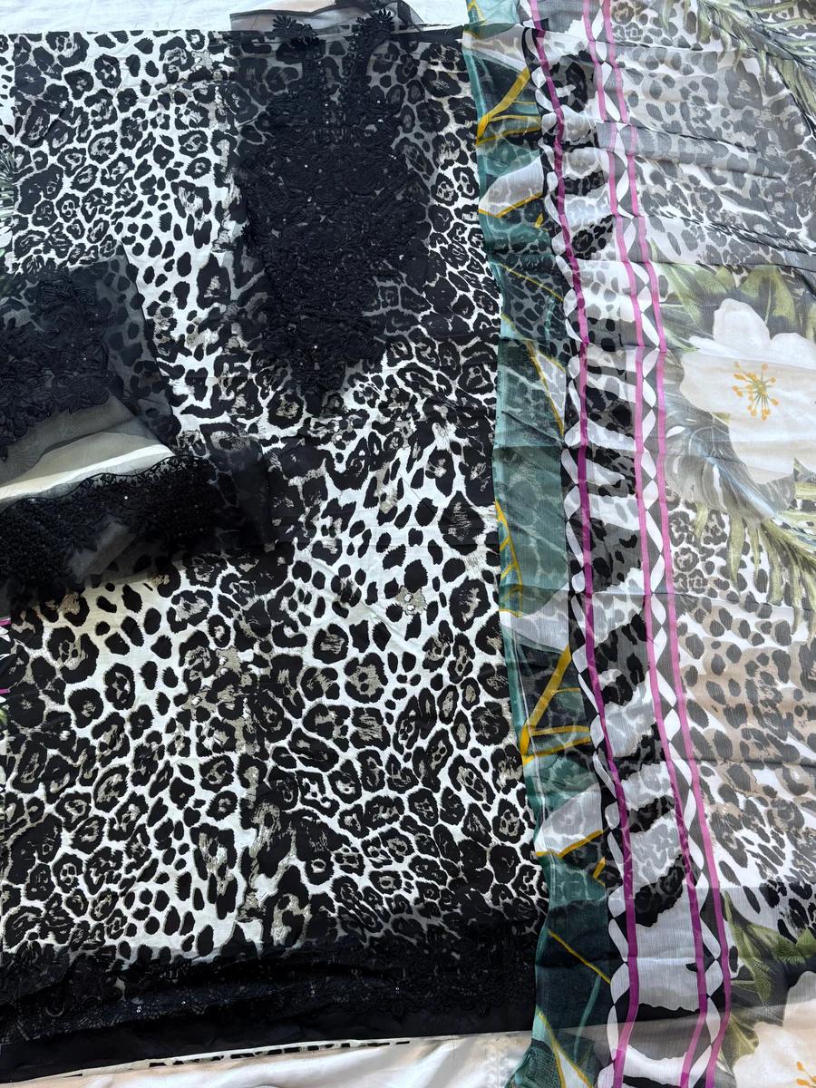 R121 - Unstiched Leopard Print with Embroidery Patch Suit