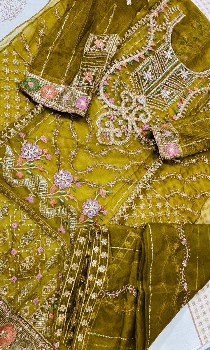 R32 - Unstiched Heavy Embroidery with Handwork