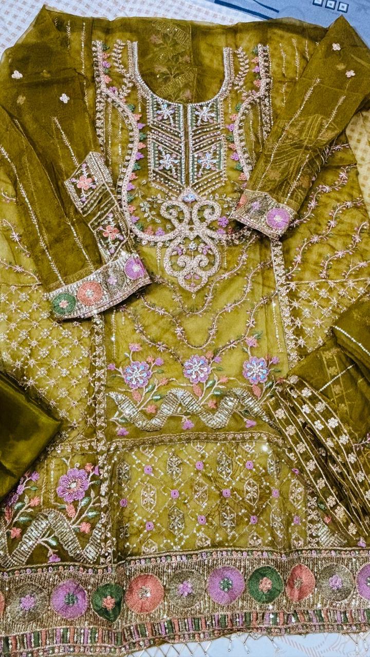 R32 - Unstiched Heavy Embroidery with Handwork