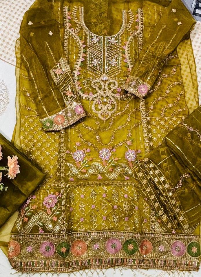 R32 - Unstiched Heavy Embroidery with Handwork